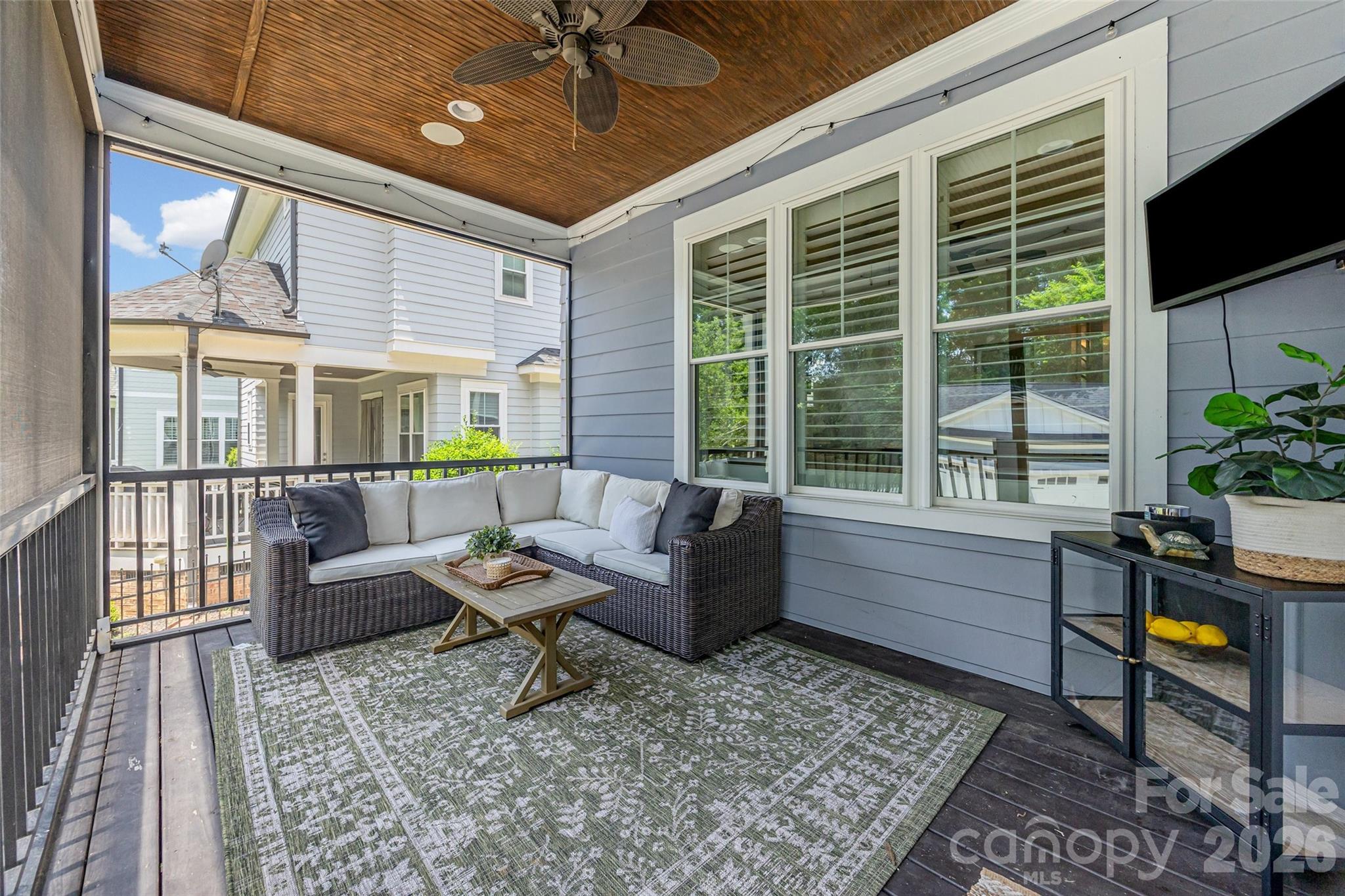 The Oaks at Midwood - Residential