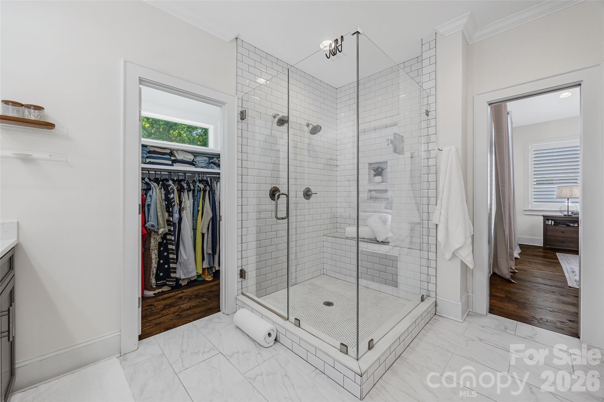 The Oaks at Midwood - Residential