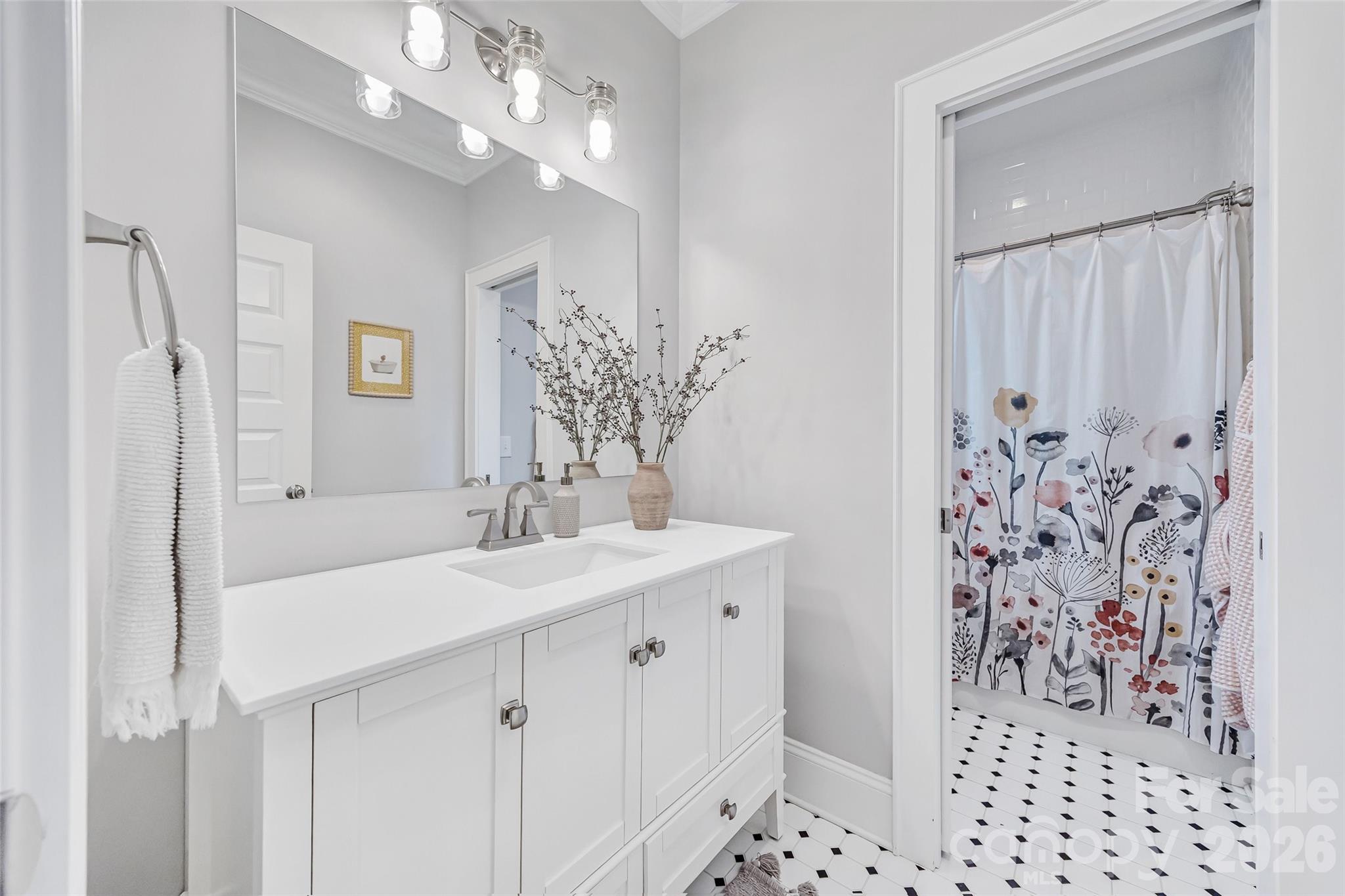 The Oaks at Midwood - Residential