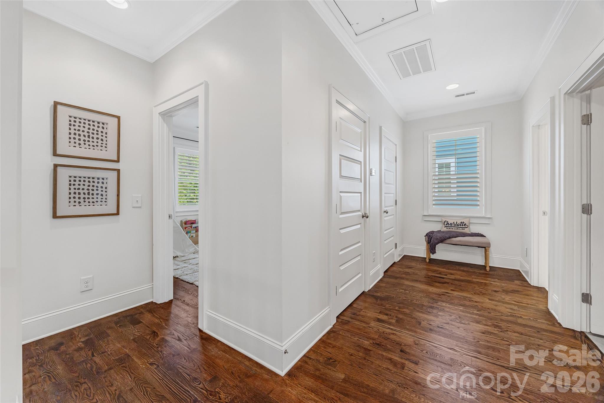 The Oaks at Midwood - Residential