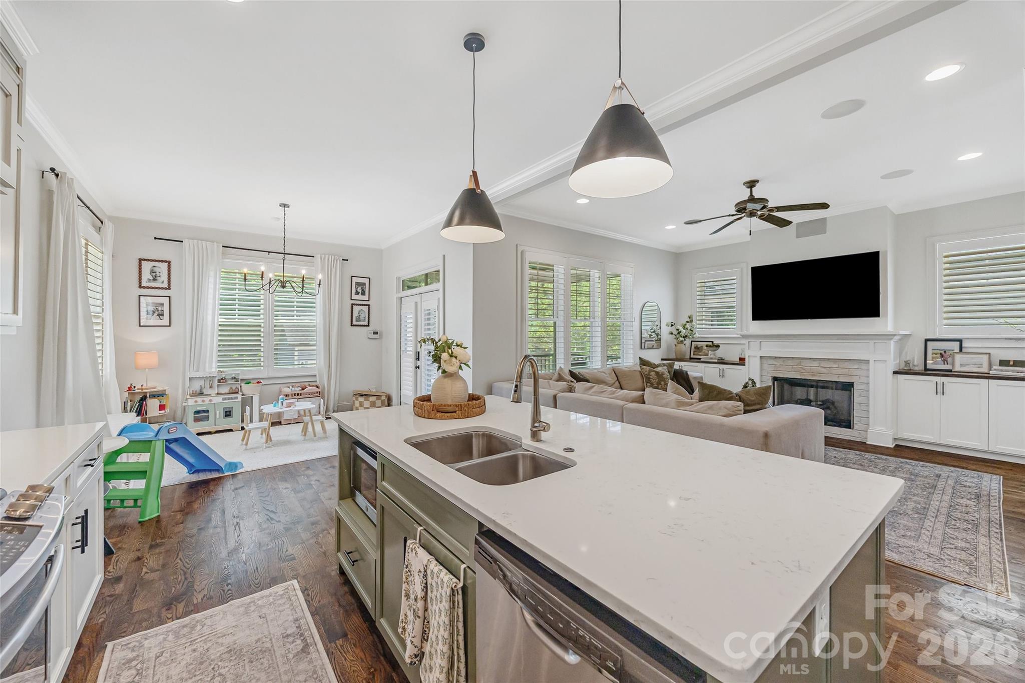 The Oaks at Midwood - Residential