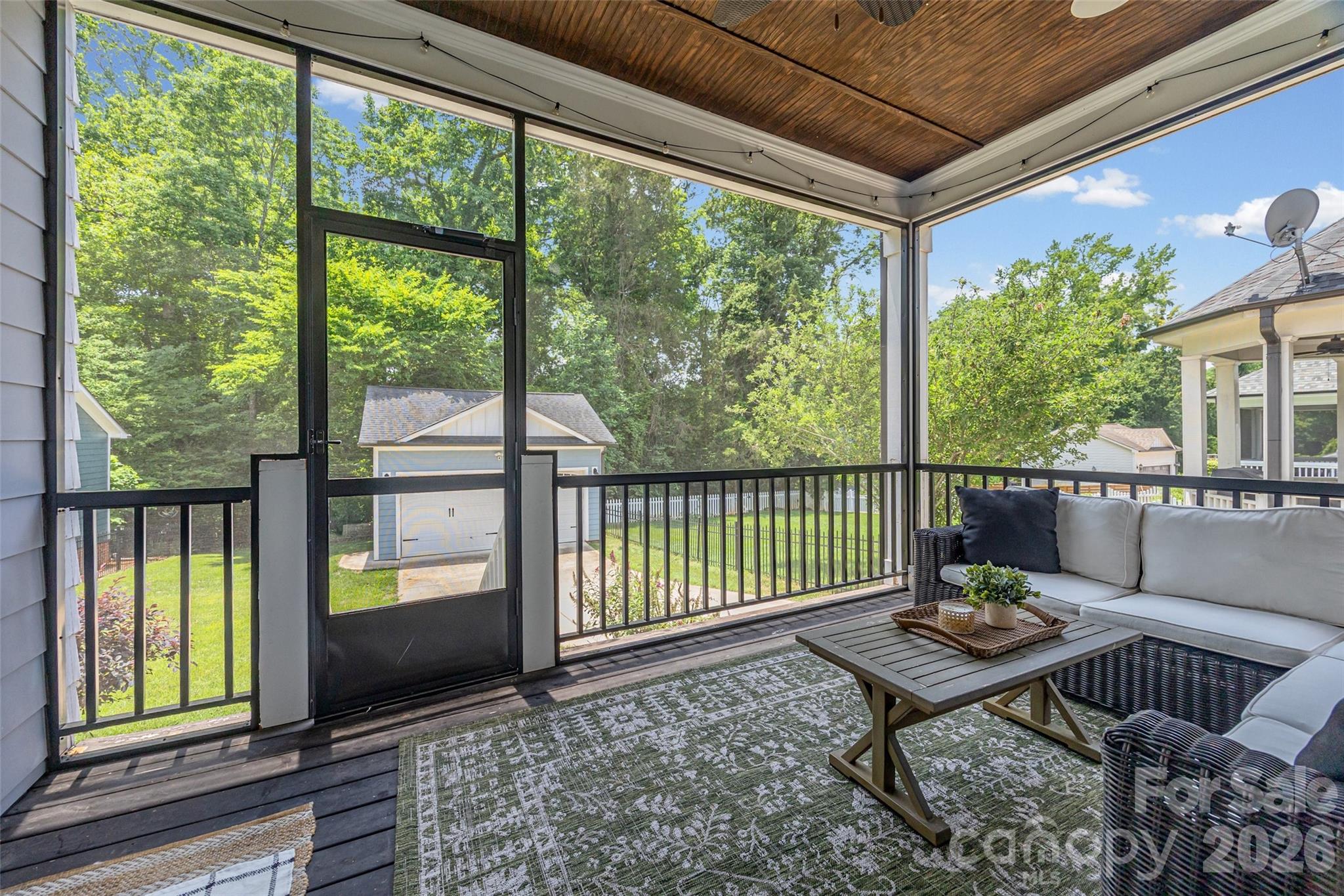 The Oaks at Midwood - Residential