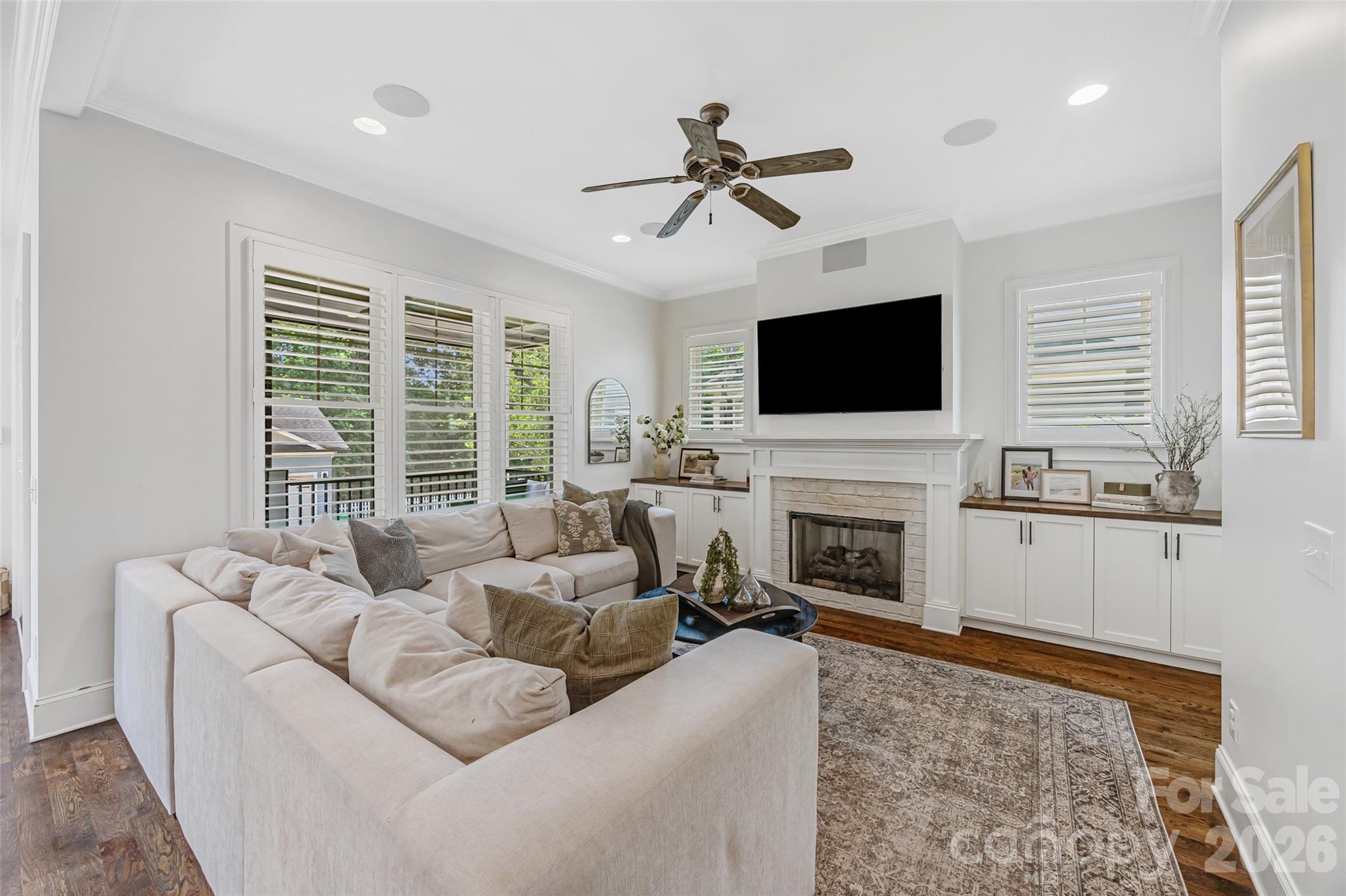 The Oaks at Midwood - Residential