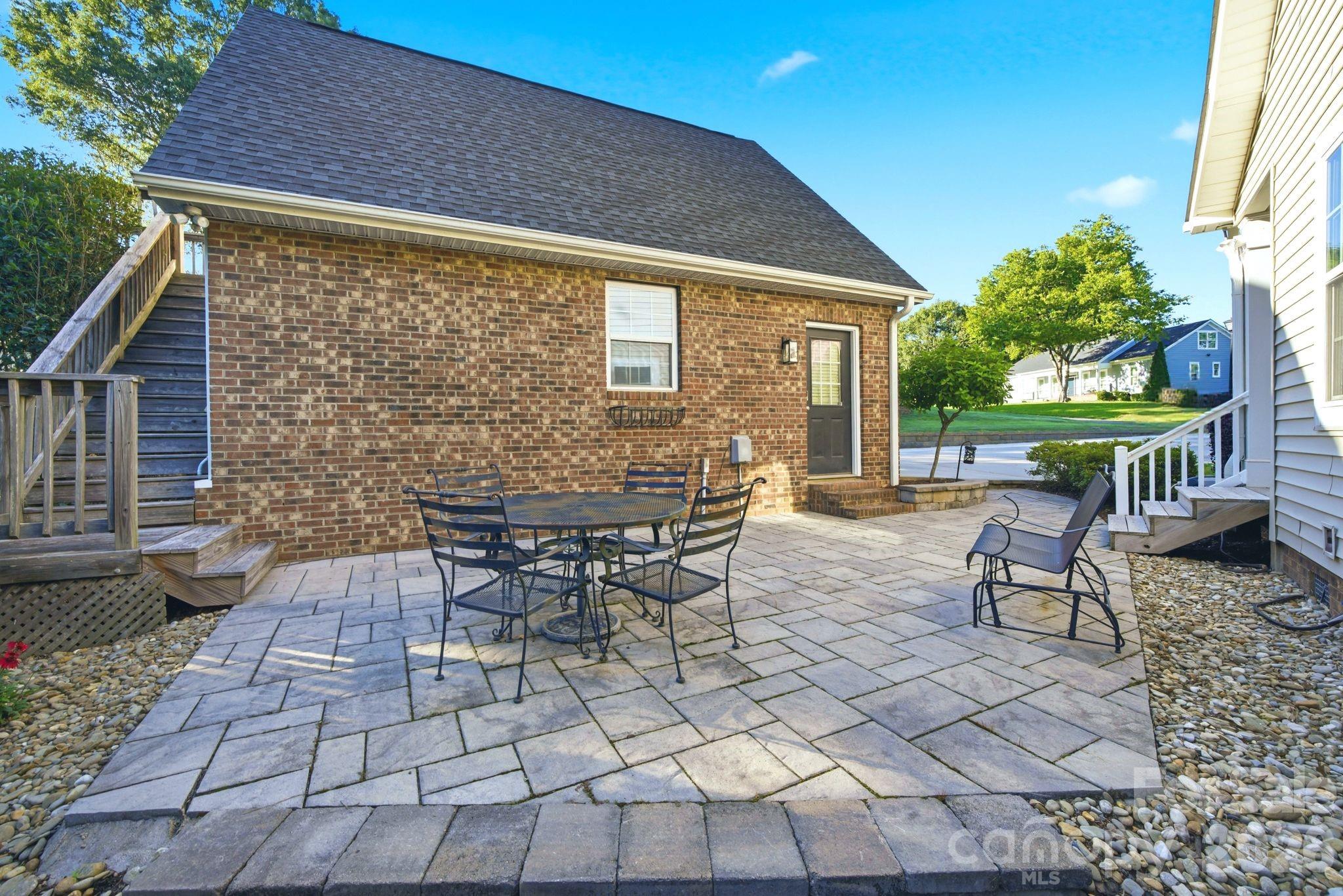 Friendfield - Residential