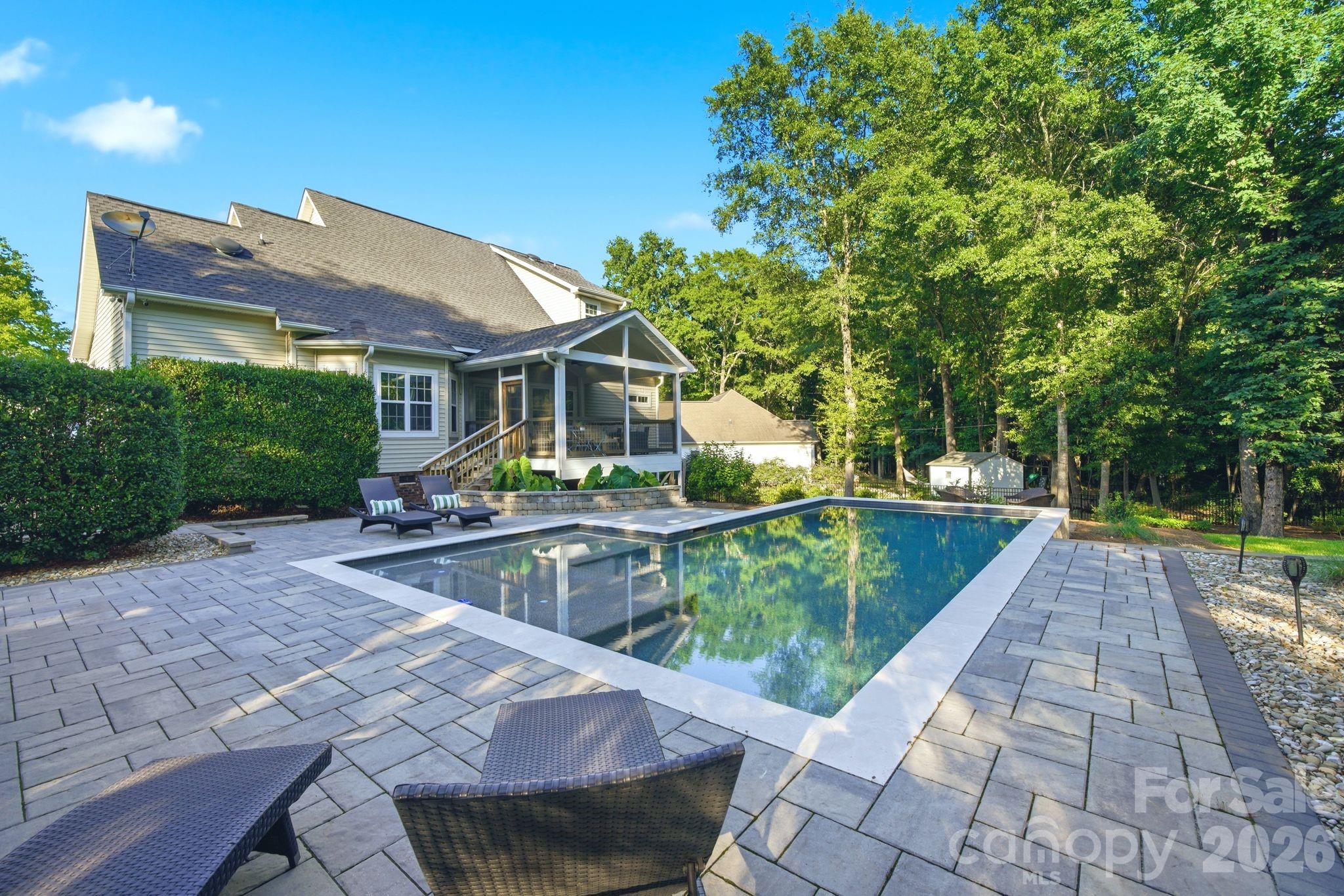 Friendfield - Residential