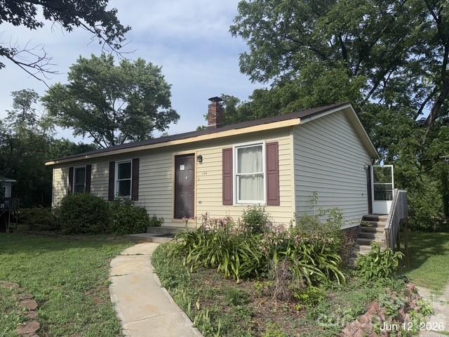 Hard to find 3 bedroom, 1 bathroom ranch style home with basement just minutes to downtown Morganton. Home would be ideal starter home, investment property or someone looking to downsize. Close proximity to Hwy 70 and interstate 40.