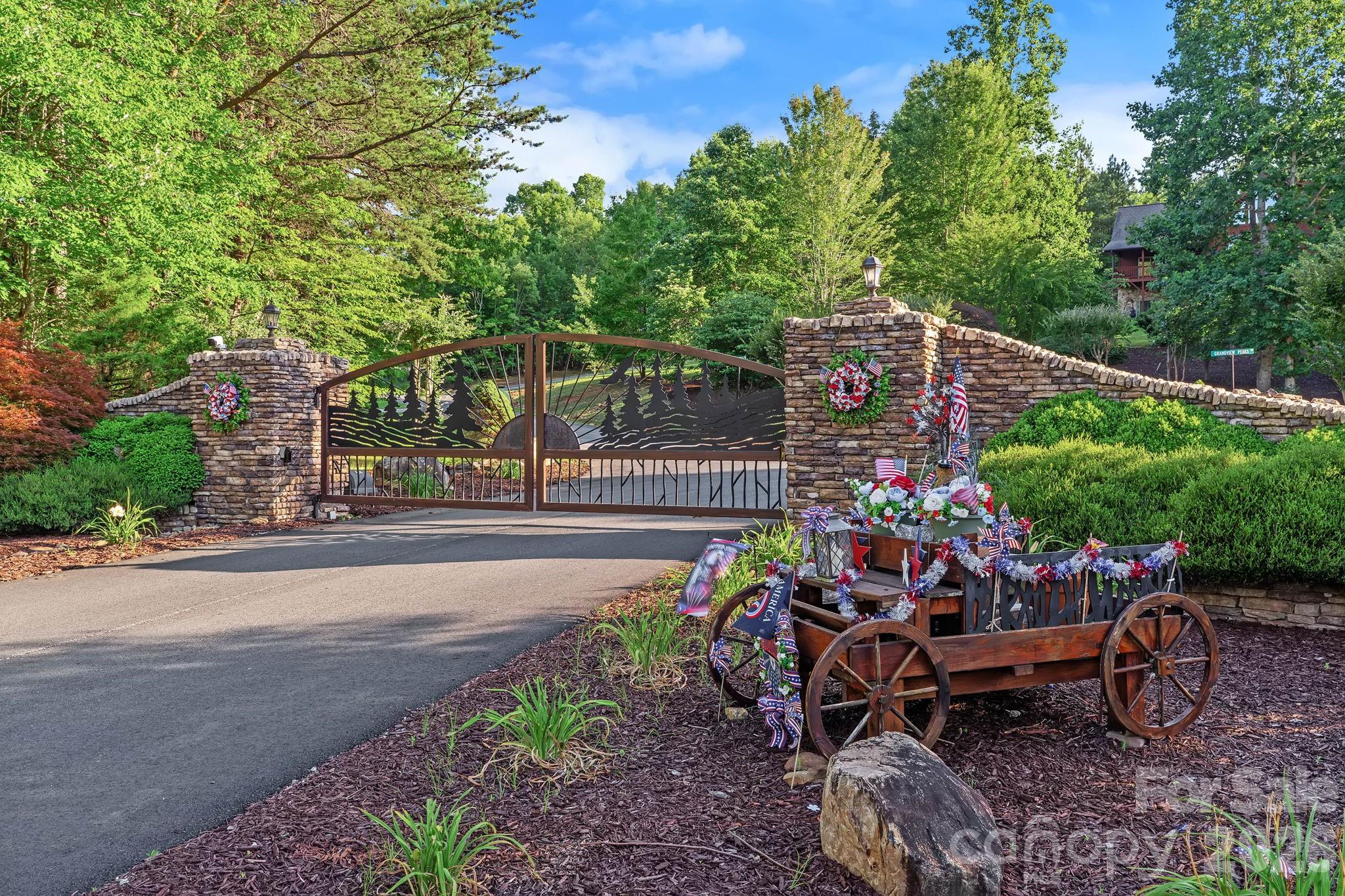 Grandview Peaks - Residential