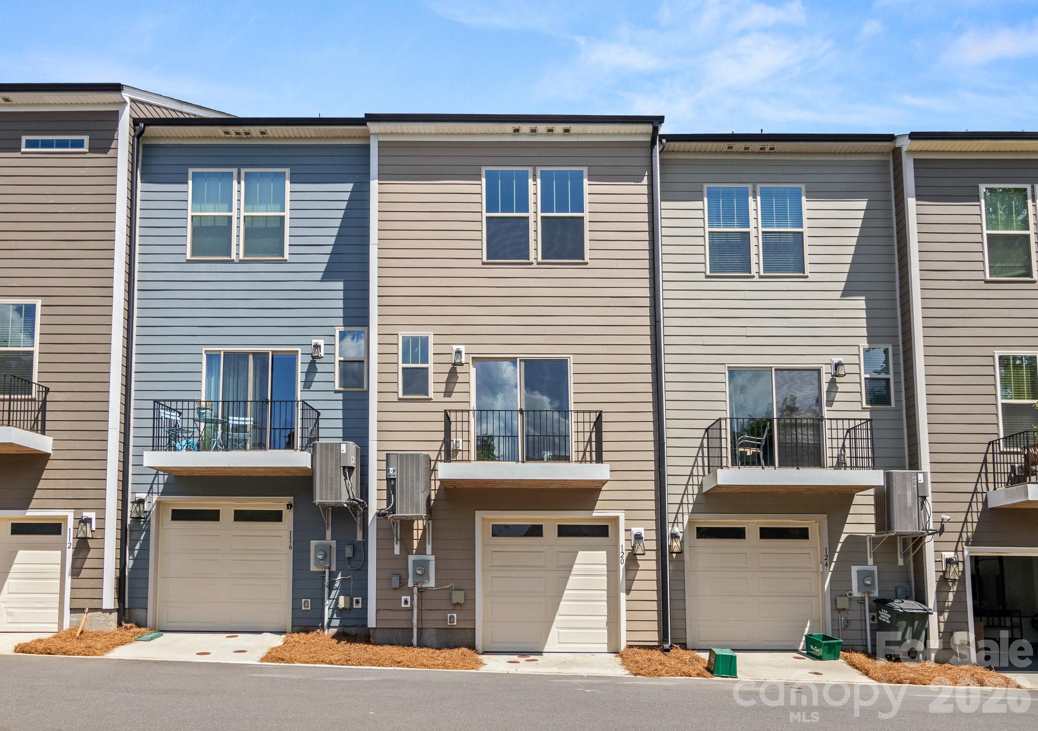 The Towns at Greenway - Residential