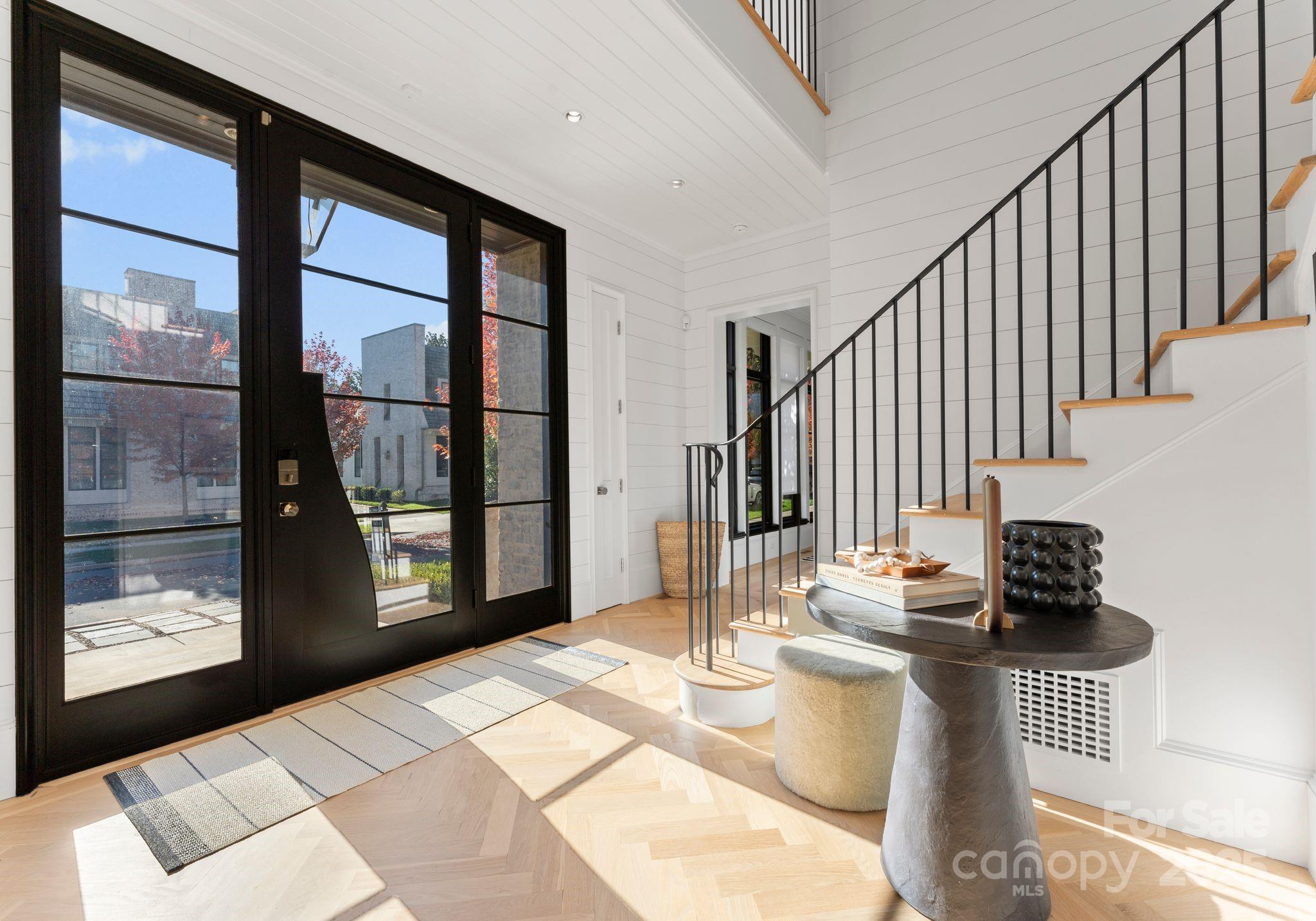 Kenwood Sharon Lane - Residential