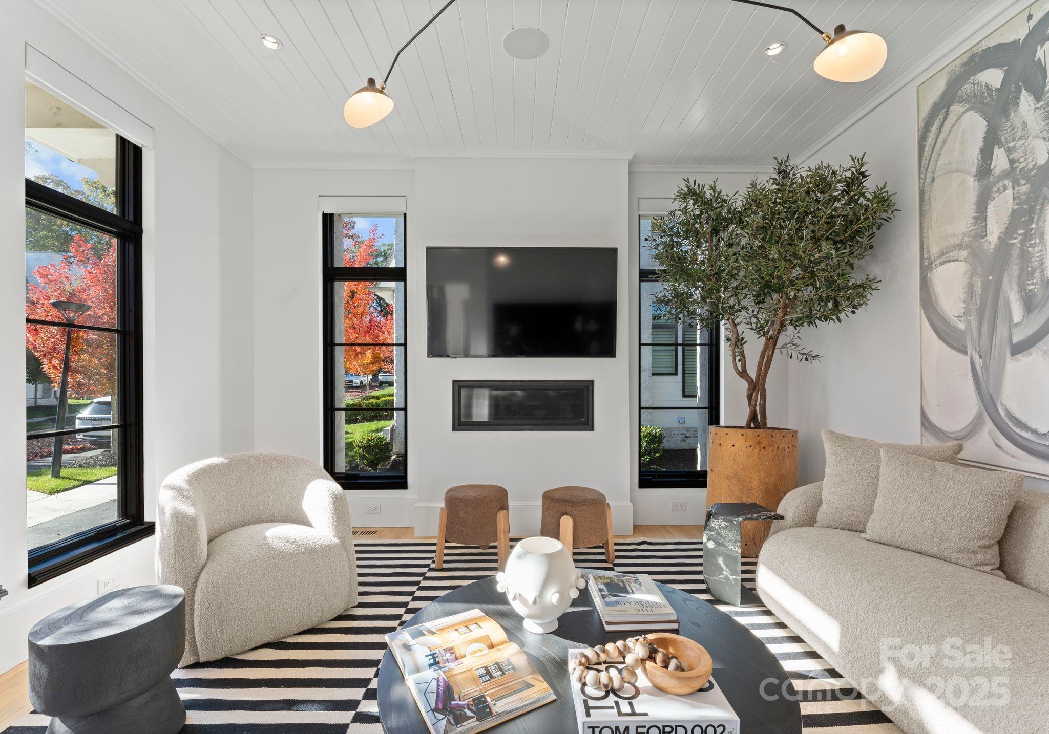 Kenwood Sharon Lane - Residential