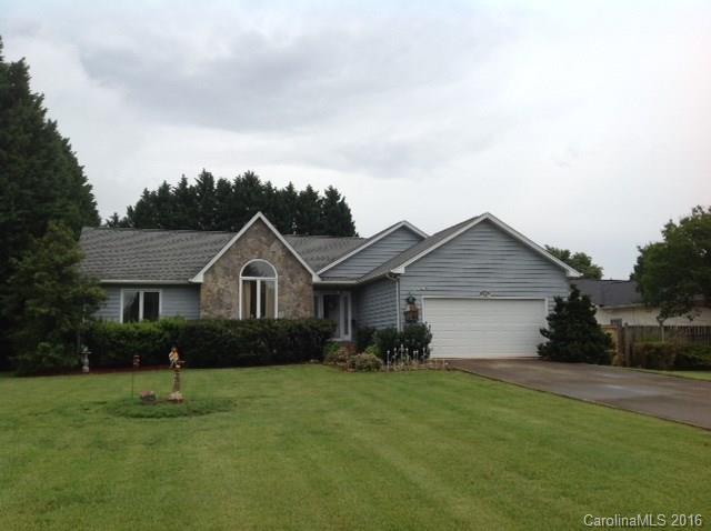 Pristine One Level Home in NE Hickory!  This 3Br/2Ba home is walk-in ready. Features:  Large Master Br & Ba w/Dual Sink Vanity, Formal Dining Room, Vaulted Ceiling in LR, Level Yard, Beautiful Landscaping, Fireplace, Screened Porch, Double Garage &  Privacy Trees.  Call today for your private appointment to see this lovely home!