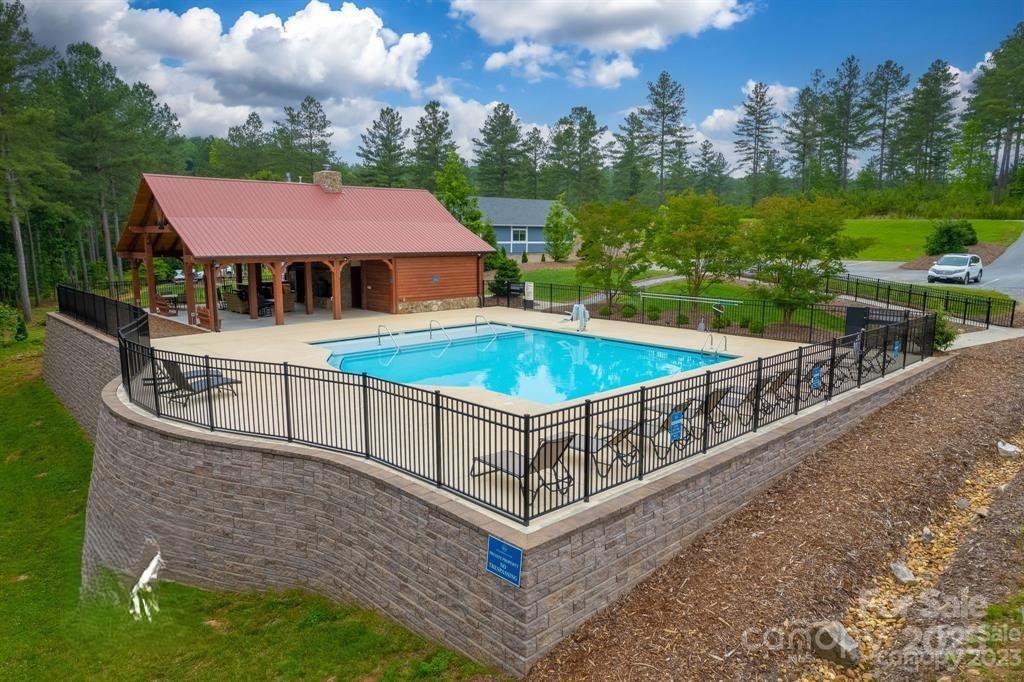 The Waterfront Club - Land