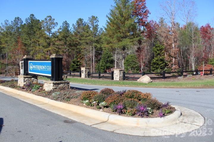 The Waterfront Club - Land