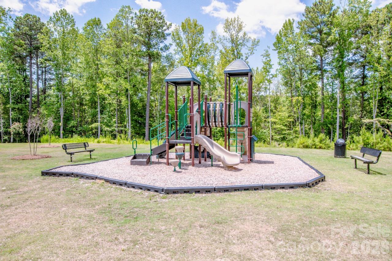 Falls Cove at Lake Norman - Residential