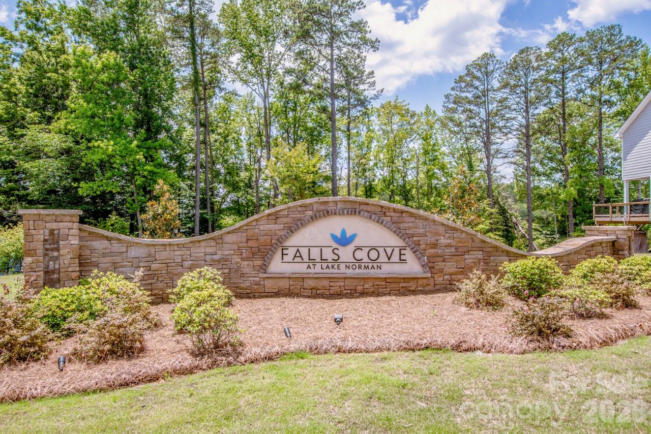 Falls Cove at Lake Norman - Residential