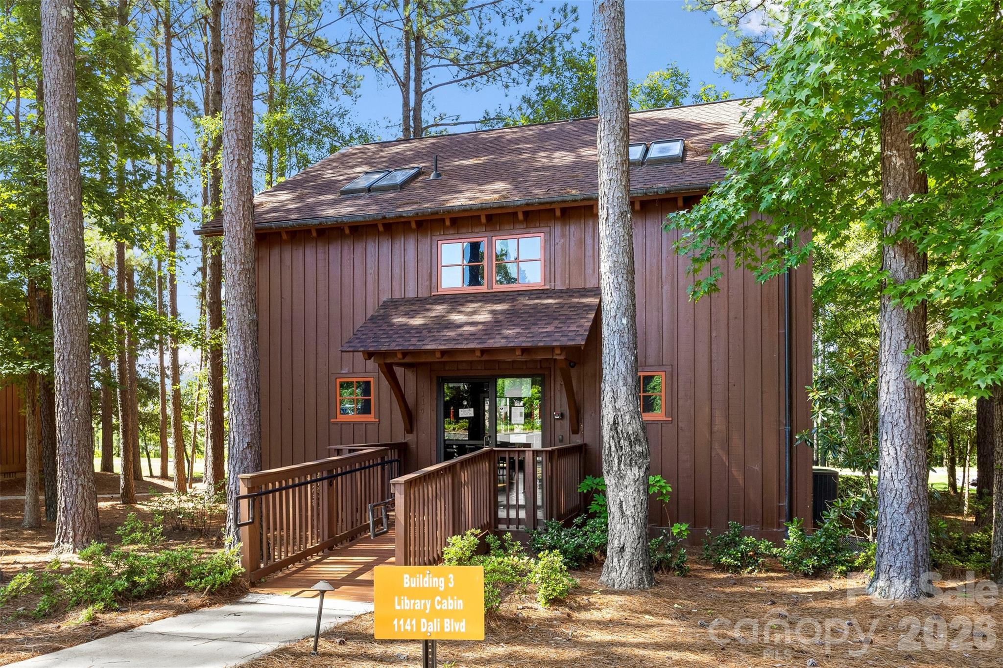 Imagery On Mtn Island - Residential