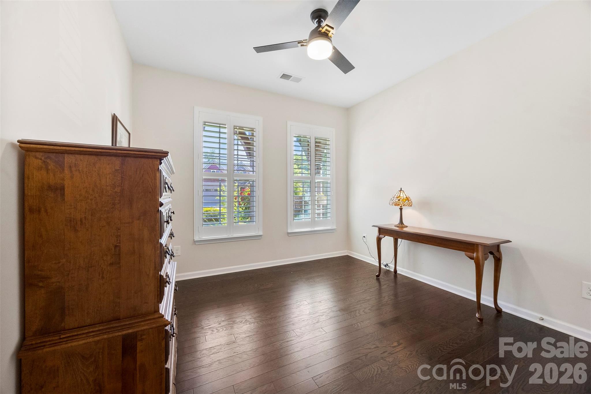 Imagery On Mtn Island - Residential