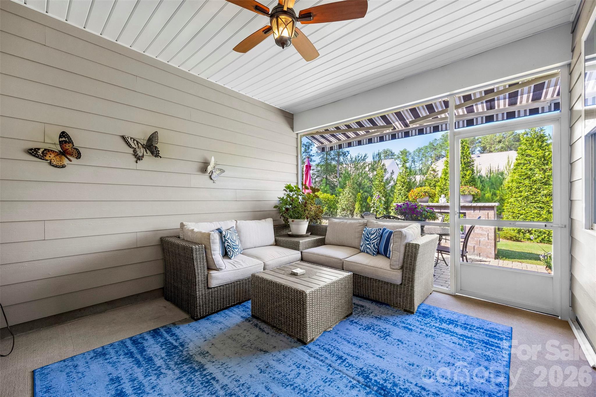 Imagery On Mtn Island - Residential
