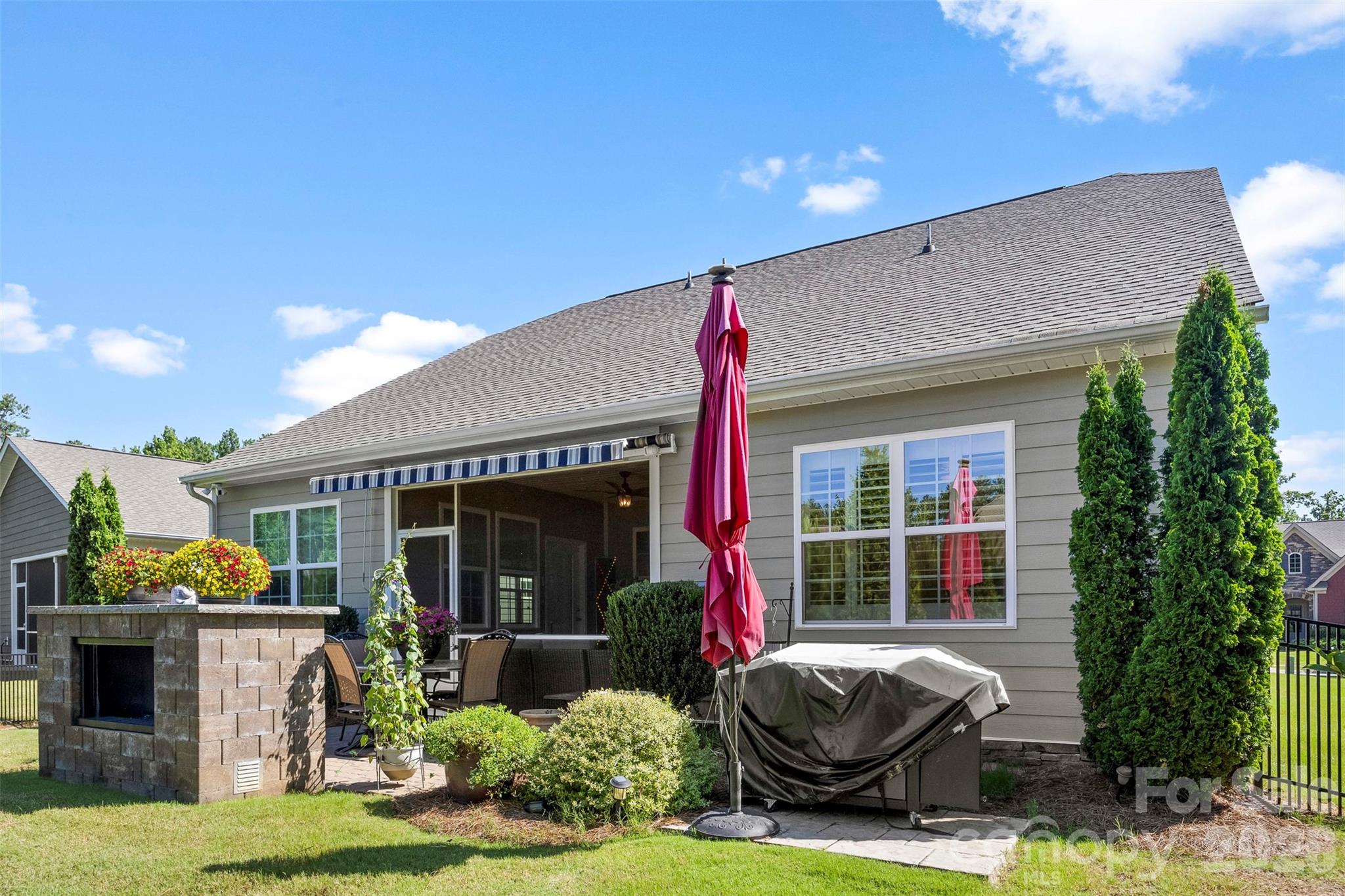 Imagery On Mtn Island - Residential