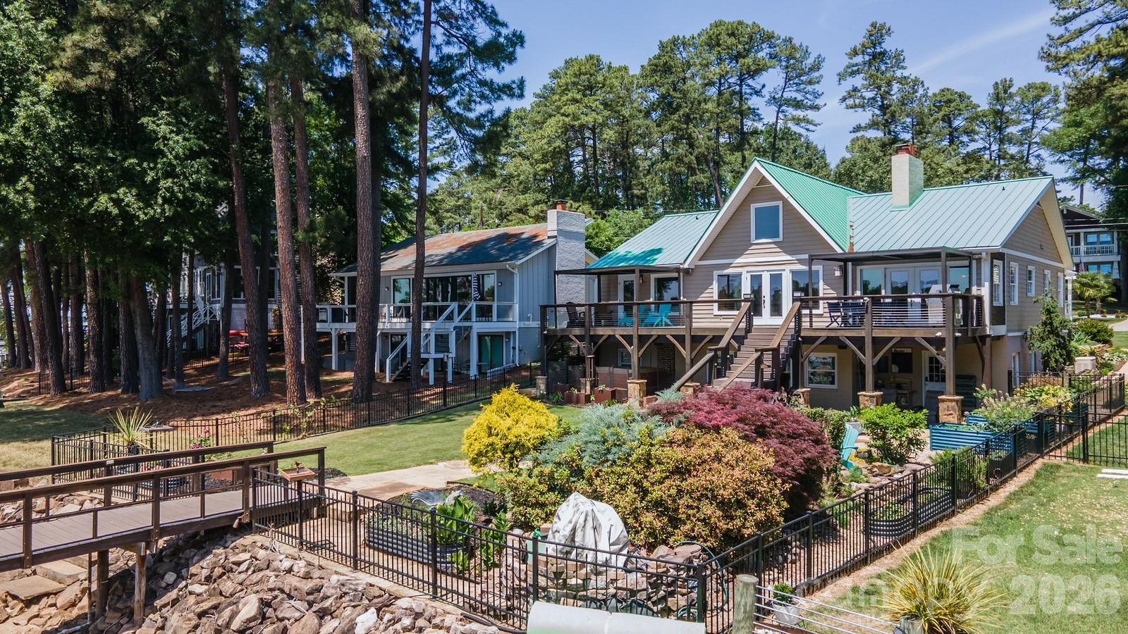 Island Forest - Residential