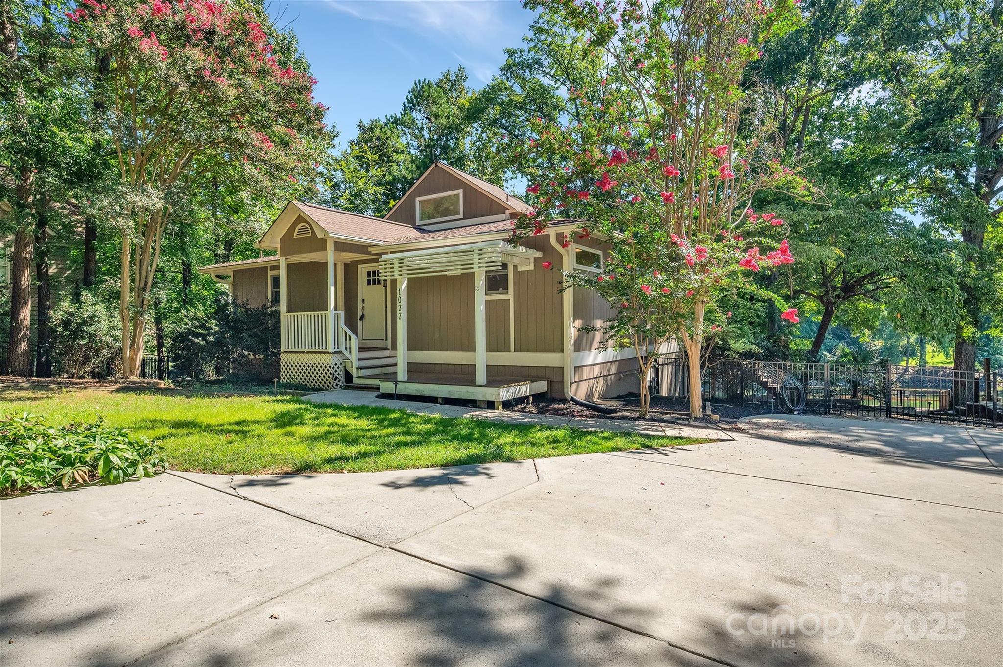 Tega Cay - Residential
