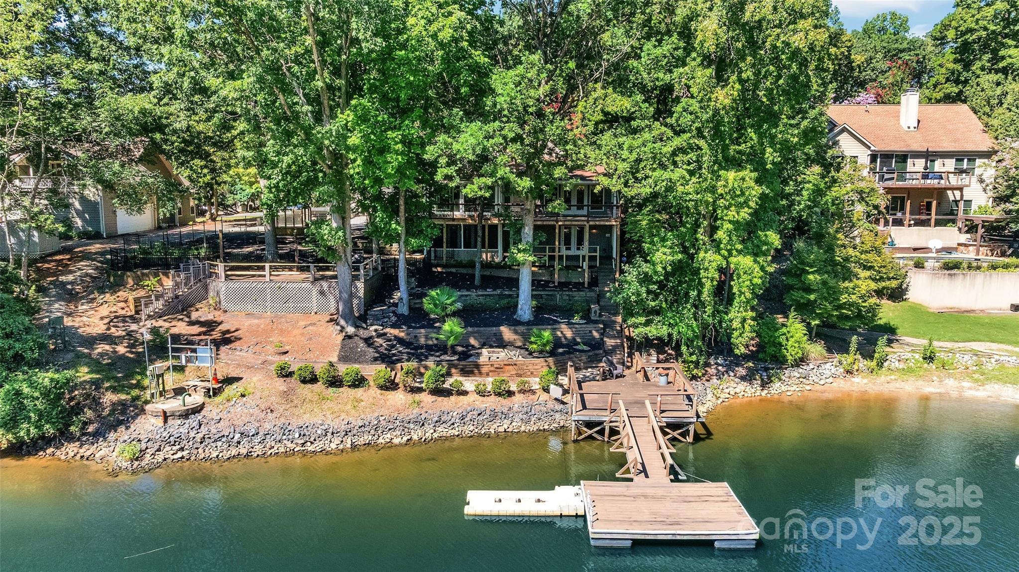 Tega Cay - Residential