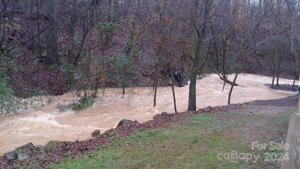 Cascades at River Crossing - Residential