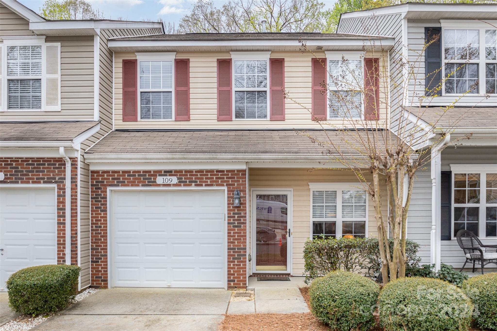 Cascades at River Crossing - Residential