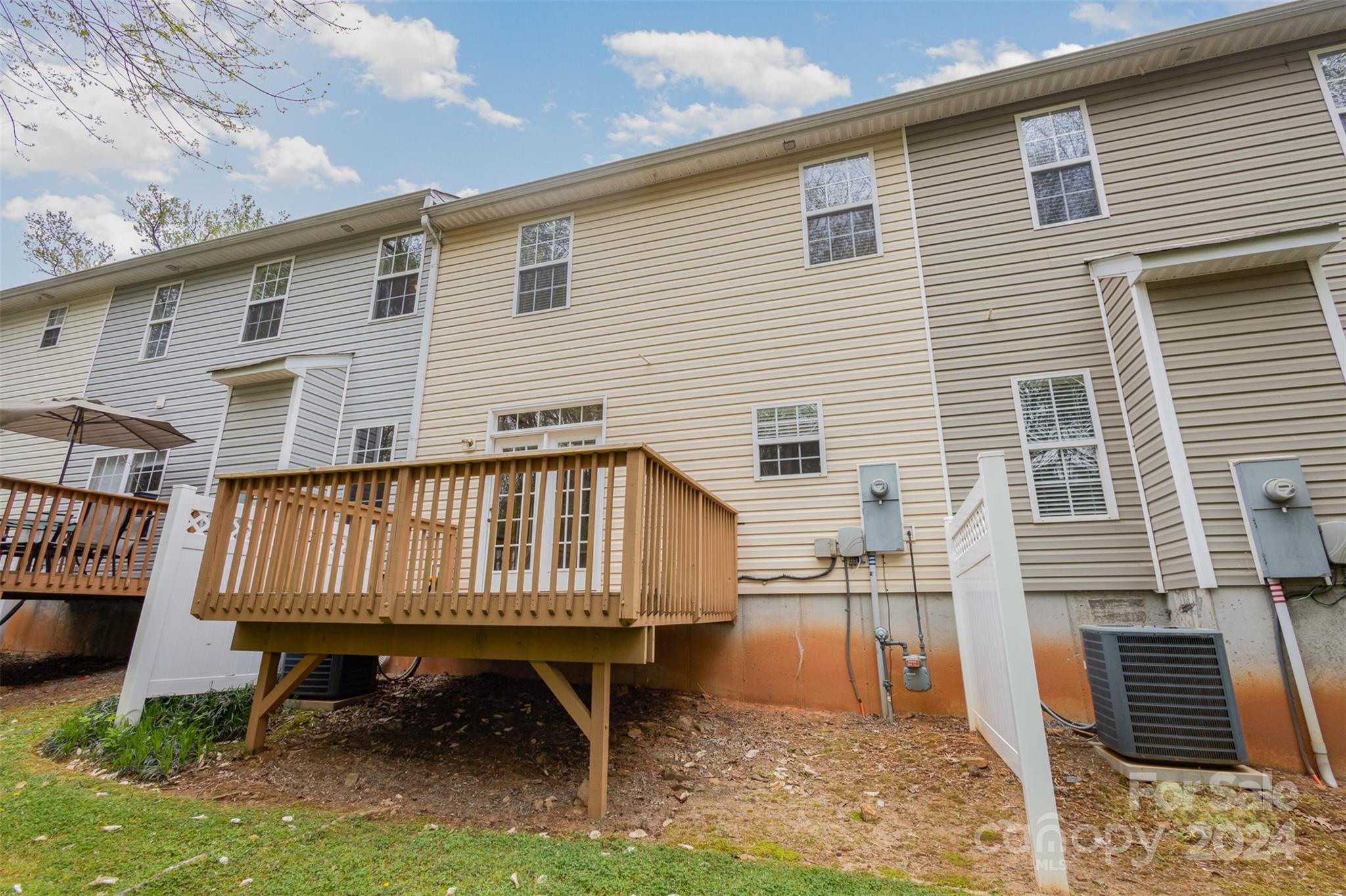 Cascades at River Crossing - Residential