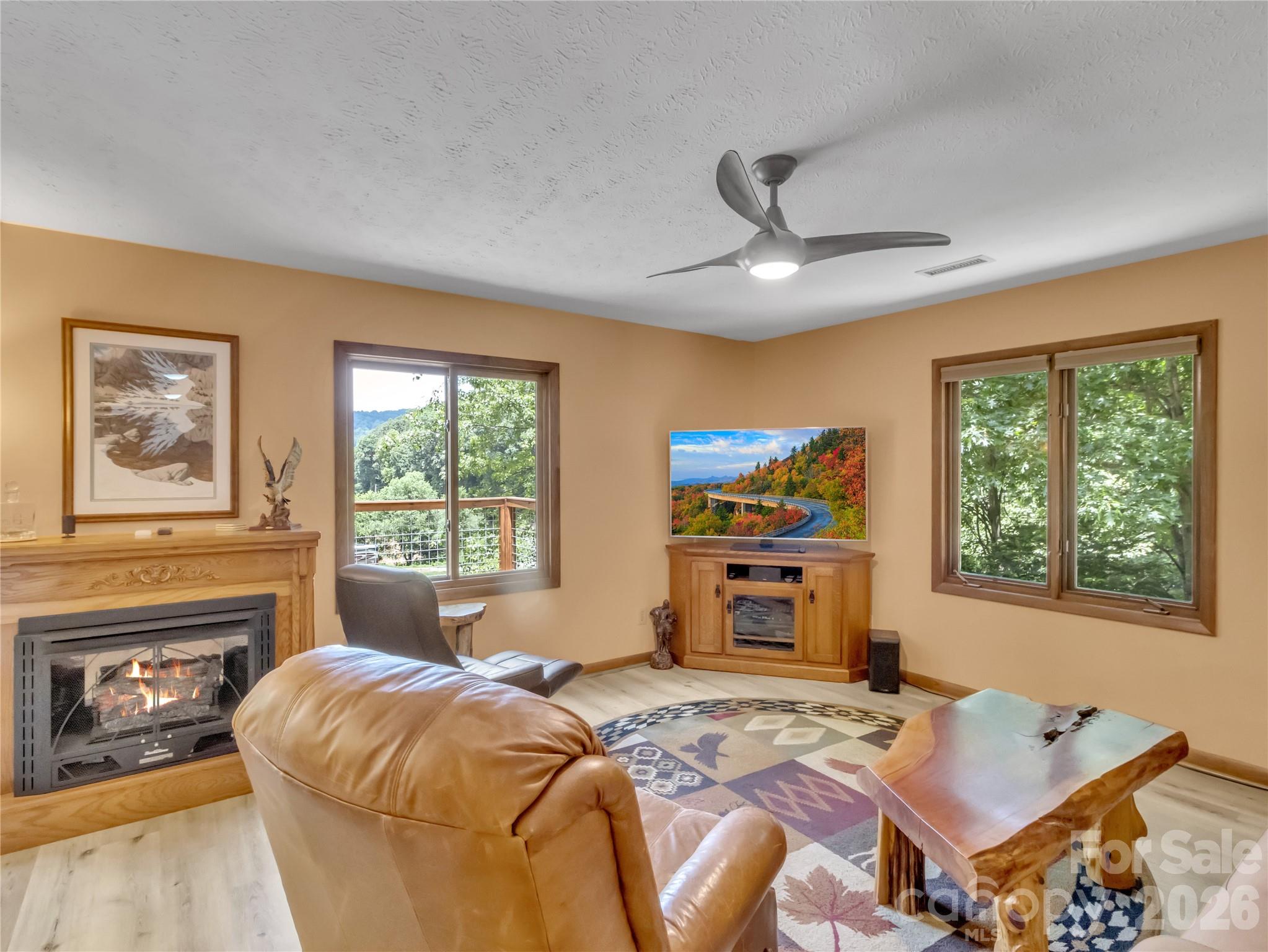 J Creek Estates - Residential
