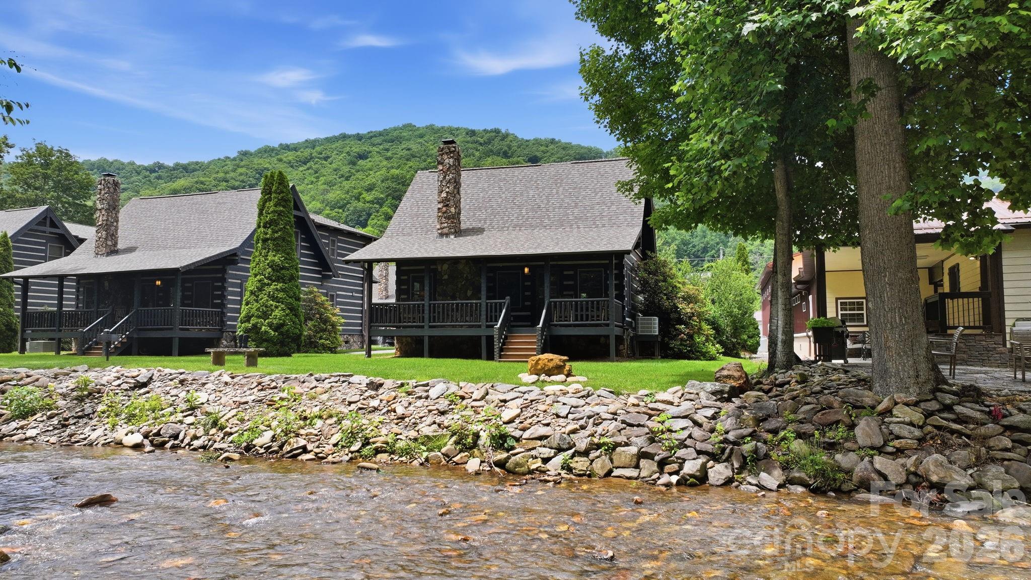 THE VILLAGE AT TWIN FALLS - Residential