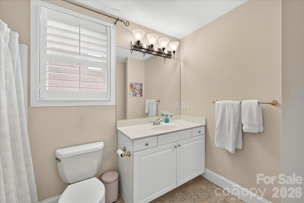 Lynrose Court - Residential