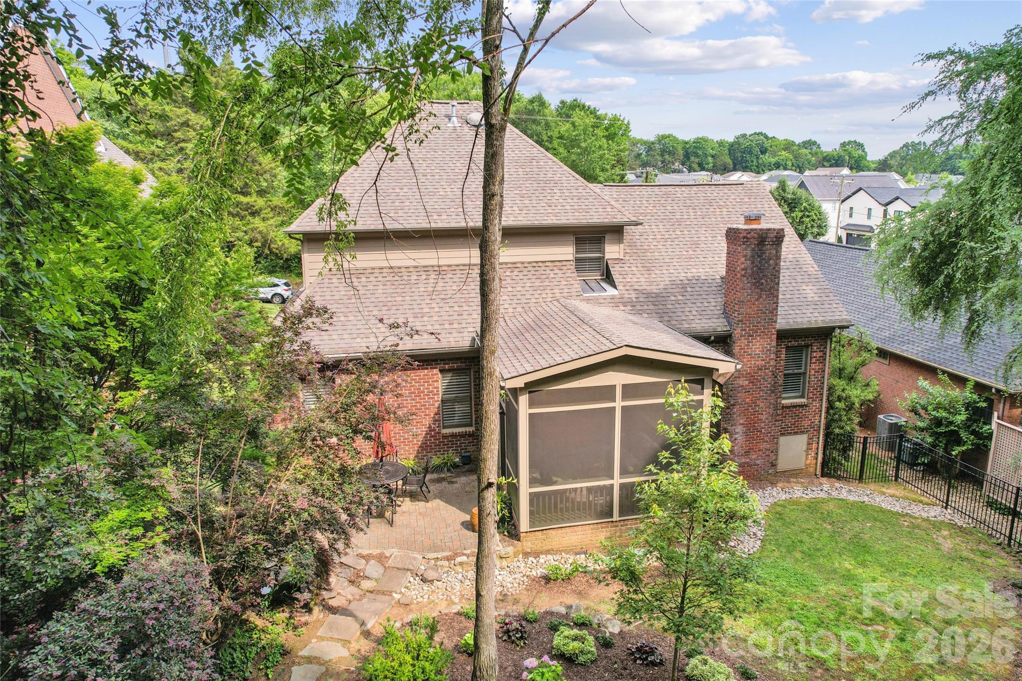 Lynrose Court - Residential