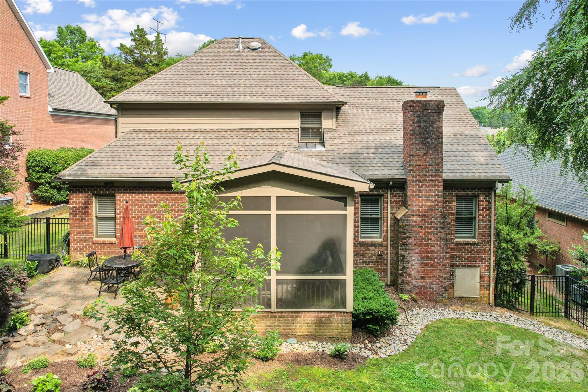 Lynrose Court - Residential
