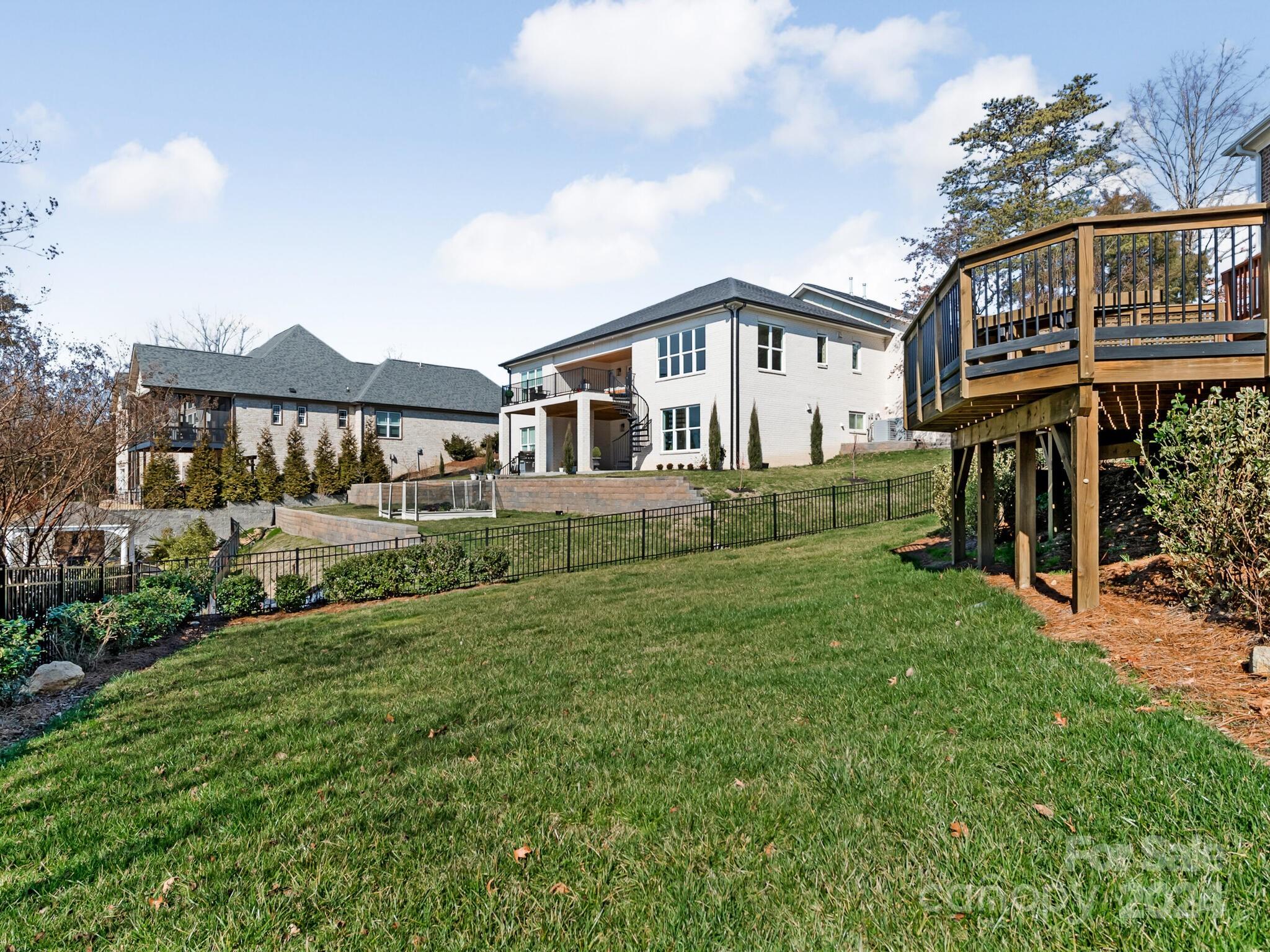 River Lake - Residential