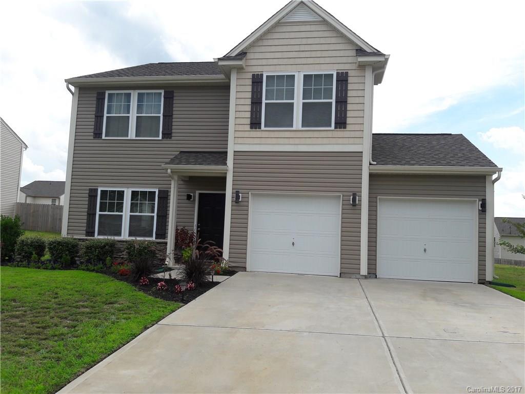 Enjoy the open floor plan and spacious kitchen. Beautiful 2 story home with nicest lot in Clover Meadows. 3 bedrooms, 2 1/2 baths, stainless steel applicances, granite countertops. Award winning Clover School District!