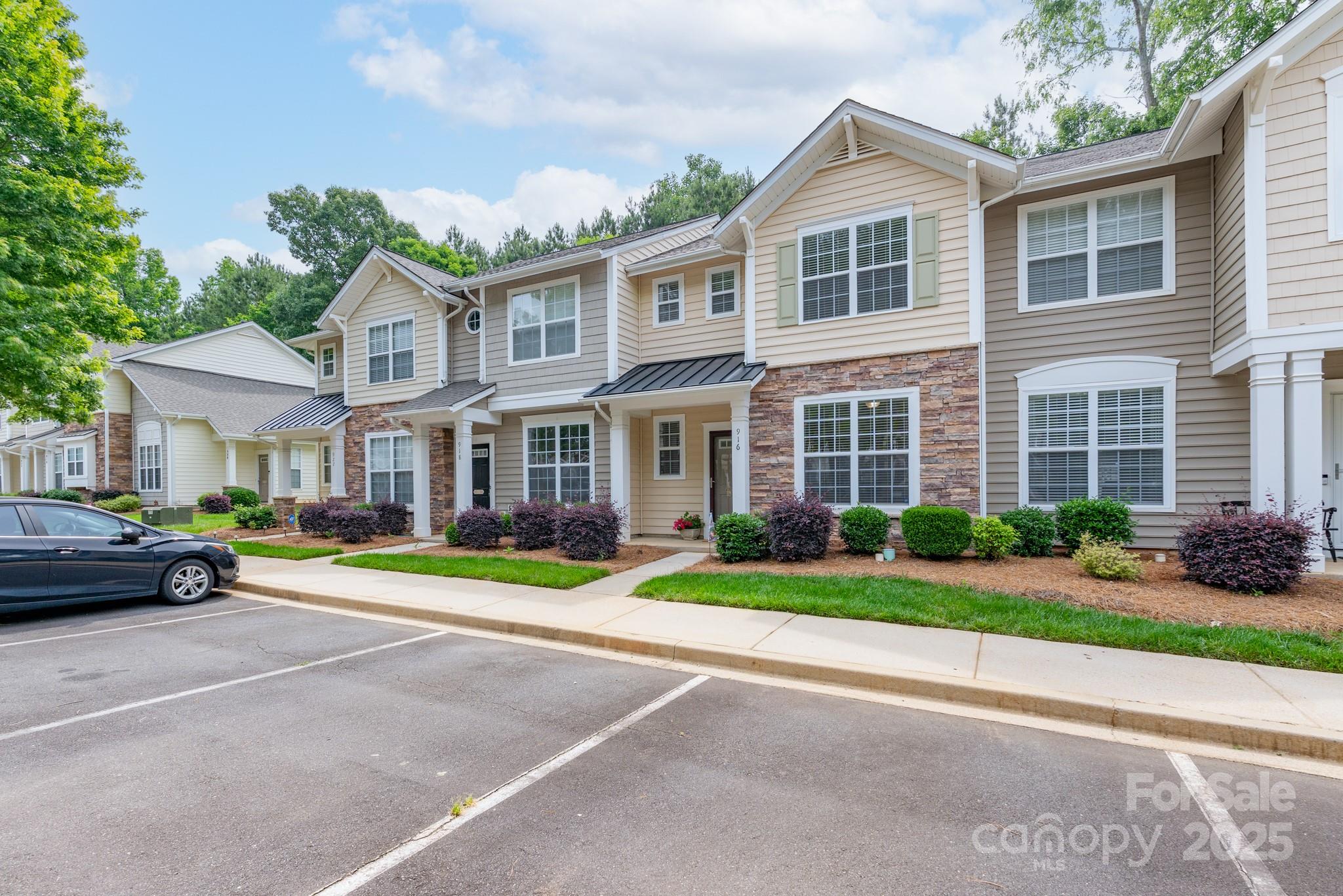 Ridge Pointe - Residential