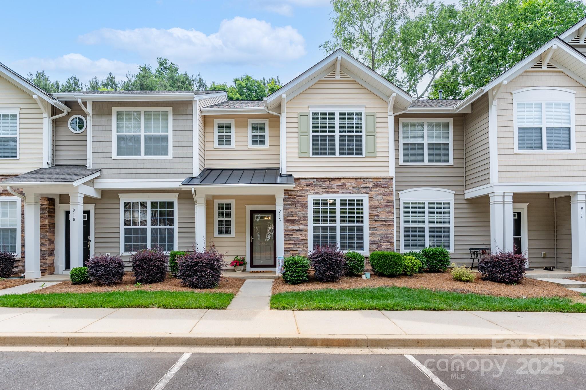 Ridge Pointe - Residential