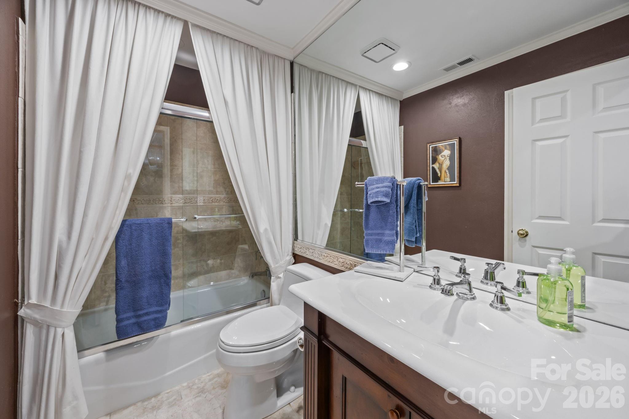 Queens Station - Residential