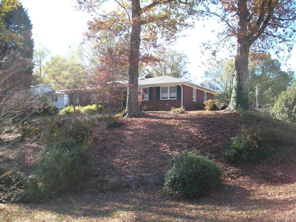 Immaculate 3BR/2BA on large corner lot in Beaty Estates. Hardwood floors under most carpet, cabinets and MORE cabinets in the kitchen. Large sun porch (not heated), 3 yr old gas heat, roof 12+/- yrs old. Separate large laundry room, new gutters. Wonderful home for a first or last home buyer