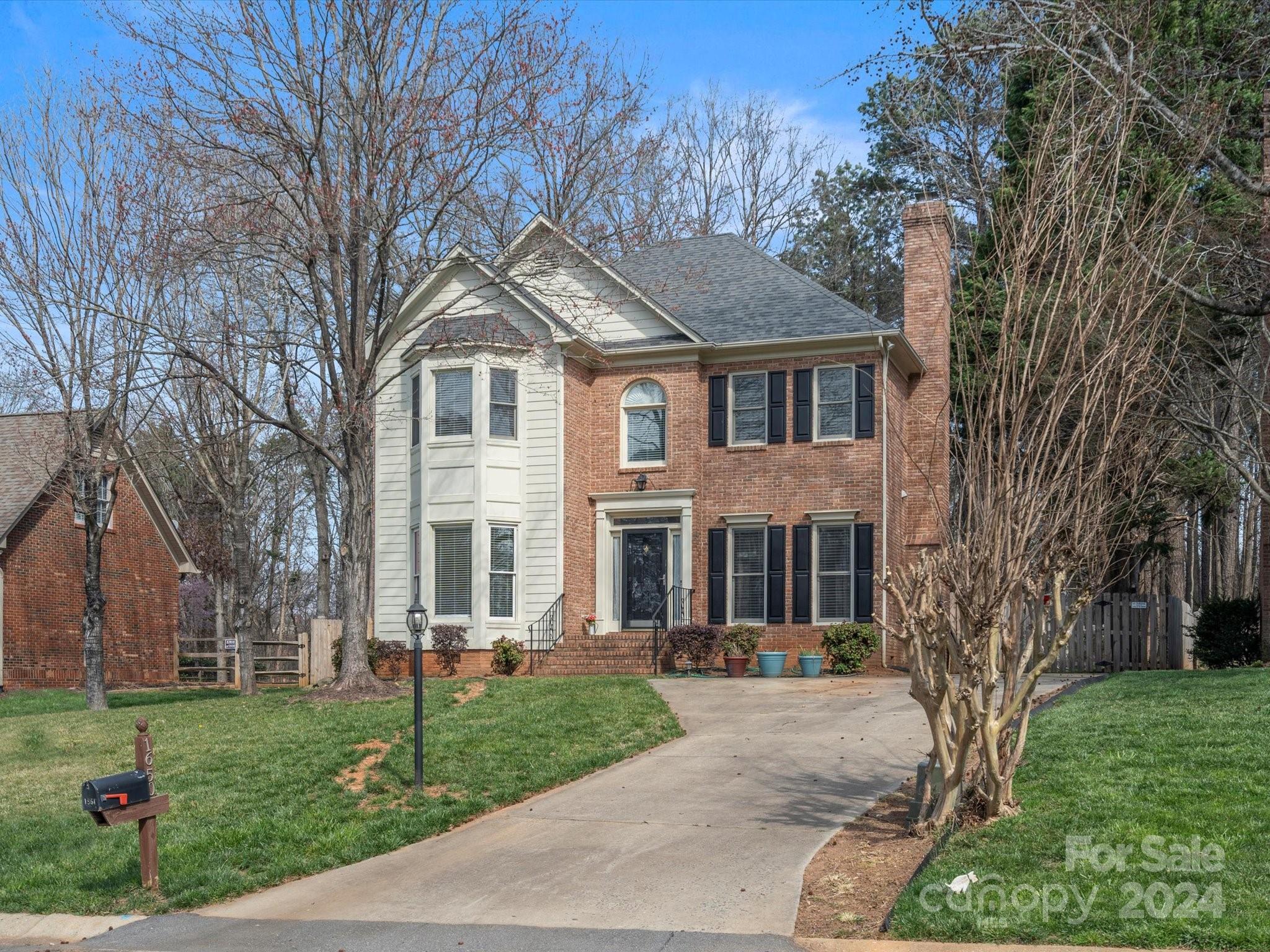 Dont miss this awesome 3BD/2.5BA home in the heart of Rock Hill's Brandyhill subdivision. 
This home features an open floorplan, hardwood floors, a cozy fireplace in the great room, elegant formal dining with plenty of crown molding. The eat-in kitchen features Corian countertops, stainless steel appliances, pantry  and plenty of cabinets. Upstairs, the primary suite boasts cathedral ceilings, separate tub and shower, dual vanity, and a spacious walk-in closet. Enjoy your peaceful backyard retreat perfect for barbques and gatherings on the deck overlooking a wooded, fenced lot. This home offers a perfect blend of comfort and style, creating an ideal space for relaxation and entertaining.