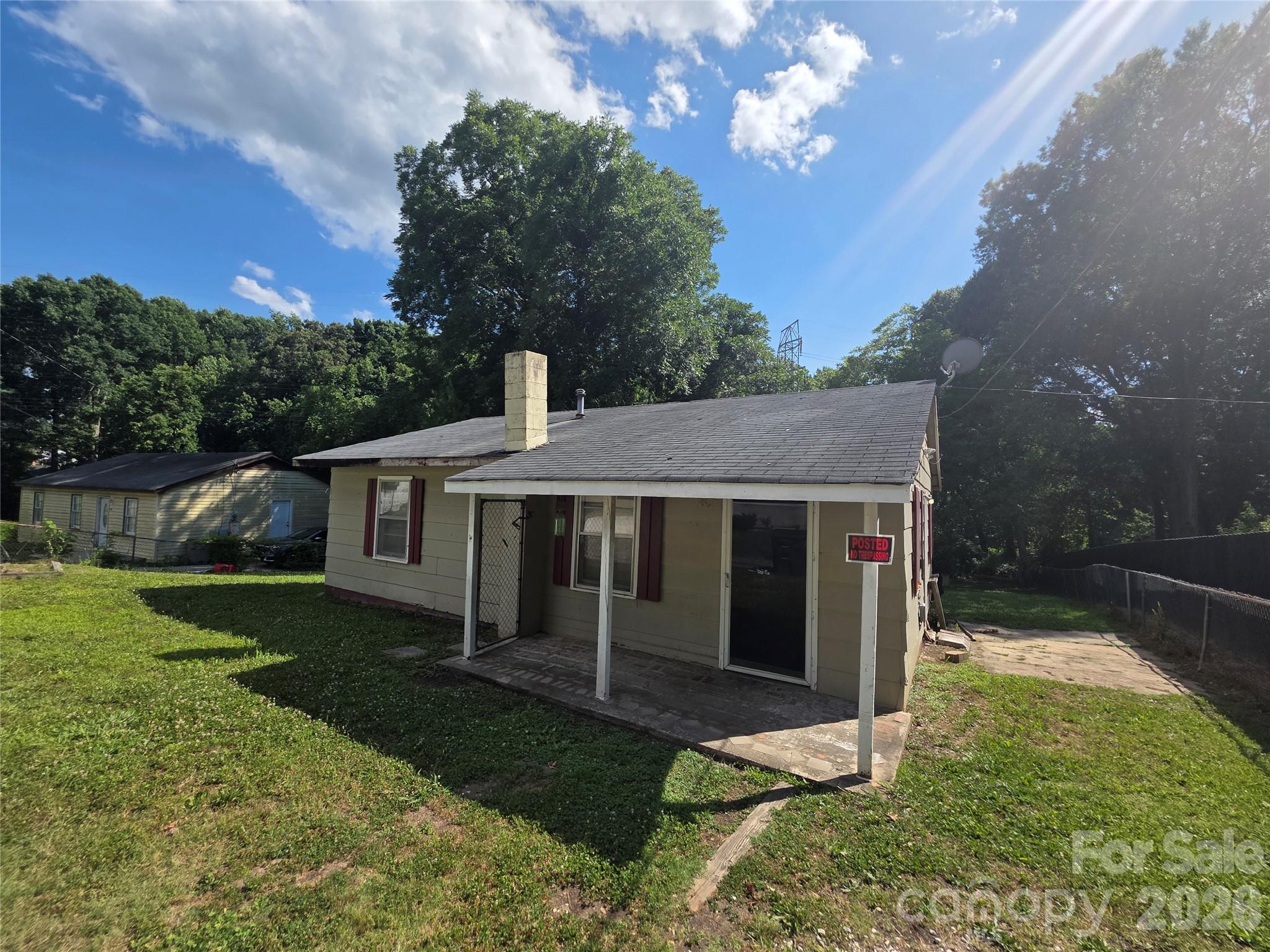 Great investment property. Fixer upper, flip property, even tear down for building lot. City water & sewer. Convenient location.