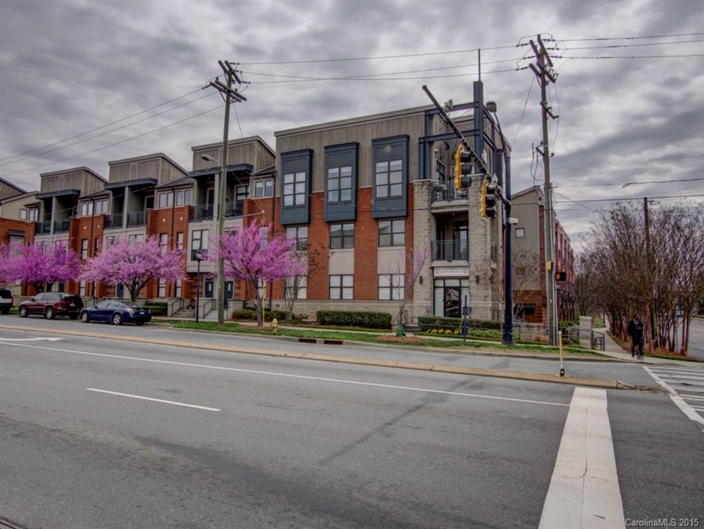 2 bedroom, 2 full baths, walk to Time Warner Arena and all of downtown. Nice view of the skyline on 3rd floor. Open, spacious rooms. Stainless steel appliances in kitchen. Refrigerator, washer and dryer also included. Nice private, fenced in outdoor patio to enjoy throughout the year. Granite countertops in key areas. Master bath also has tiled, walk-in shower. Spacious closets too in both bedrooms.