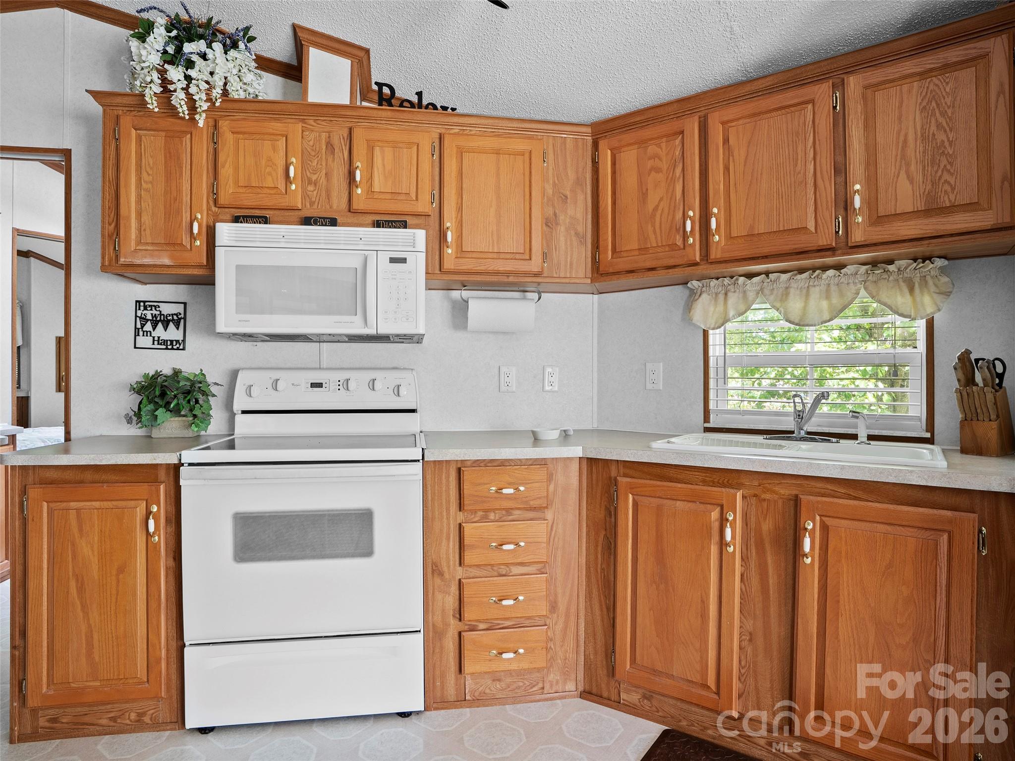 Dogwood Lakes - Residential
