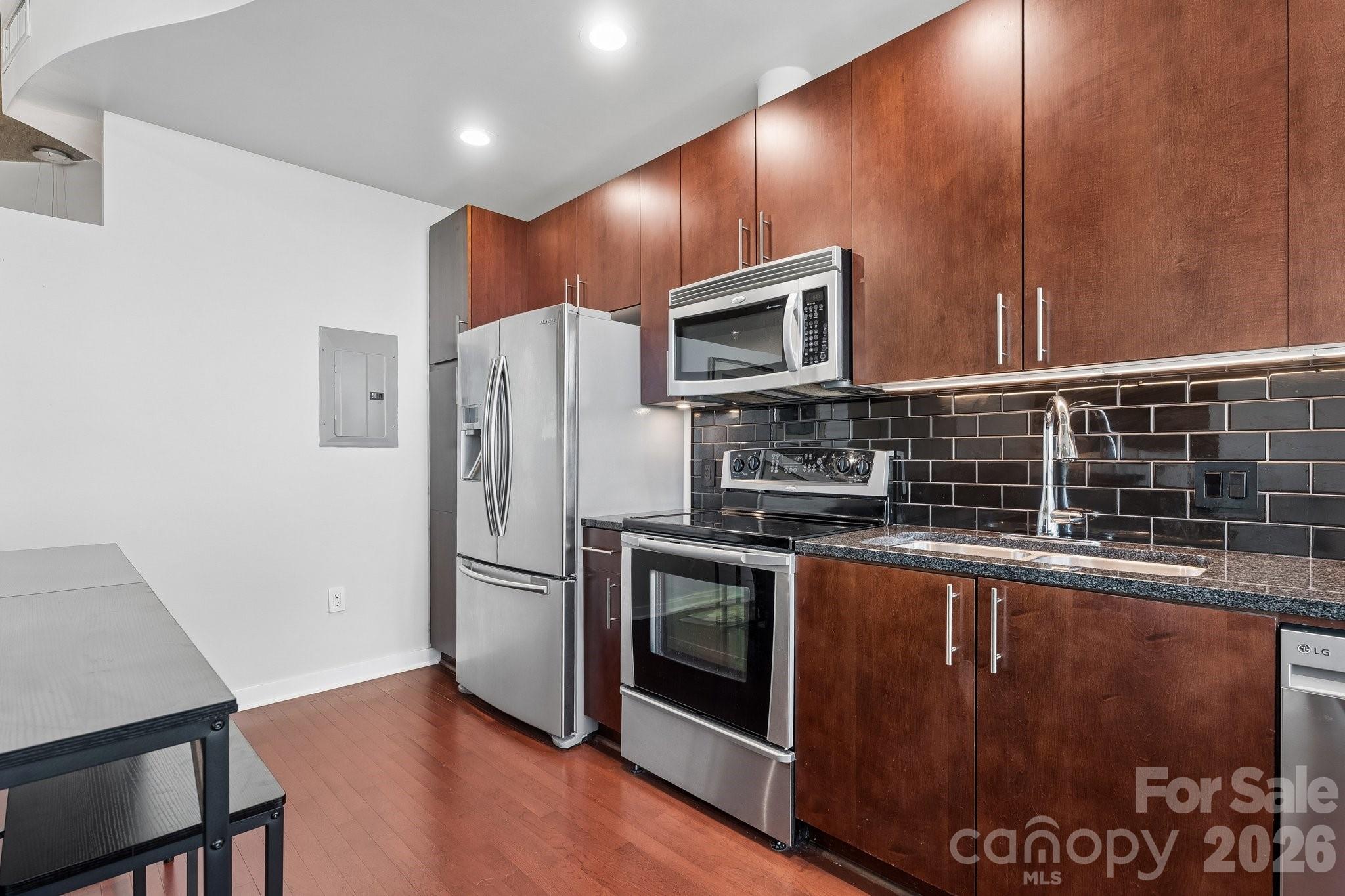 Avenue Condominiums - Residential