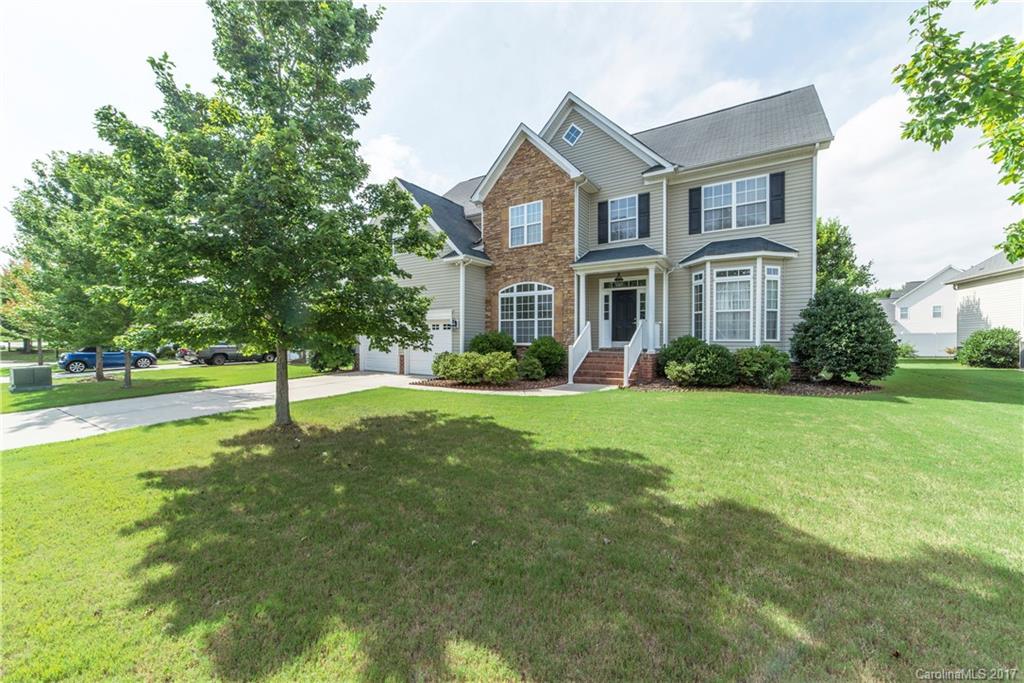 Fantastic Fort Mill location w/in minutes to shopping, restaurants, Carowinds entertainment park, and Lake Wylie! This spacious 5BR house is ready for you to call "home." This popular floorplan features a grand living rm, dining rm, office, den, spacious kitchen w/ island on almost 3500 sqft! The Master Suite is a stunner w/ private study and ensuite bath. Massive 5th bed/bonus room perfect for play room or theater. So much space at an affordable price in booming Fort Mill w/ excellent schools!