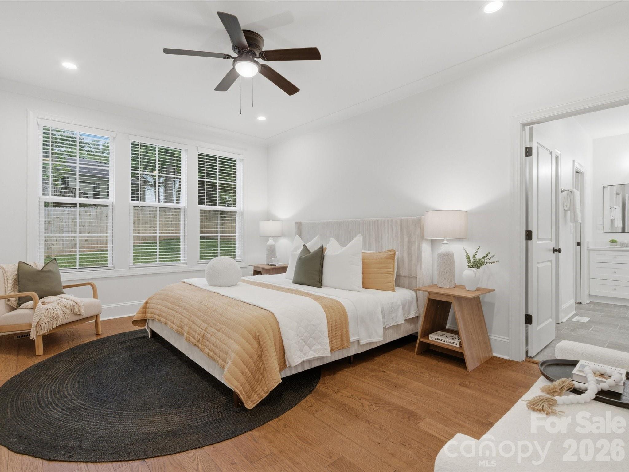 The Oaks On Providence - Residential