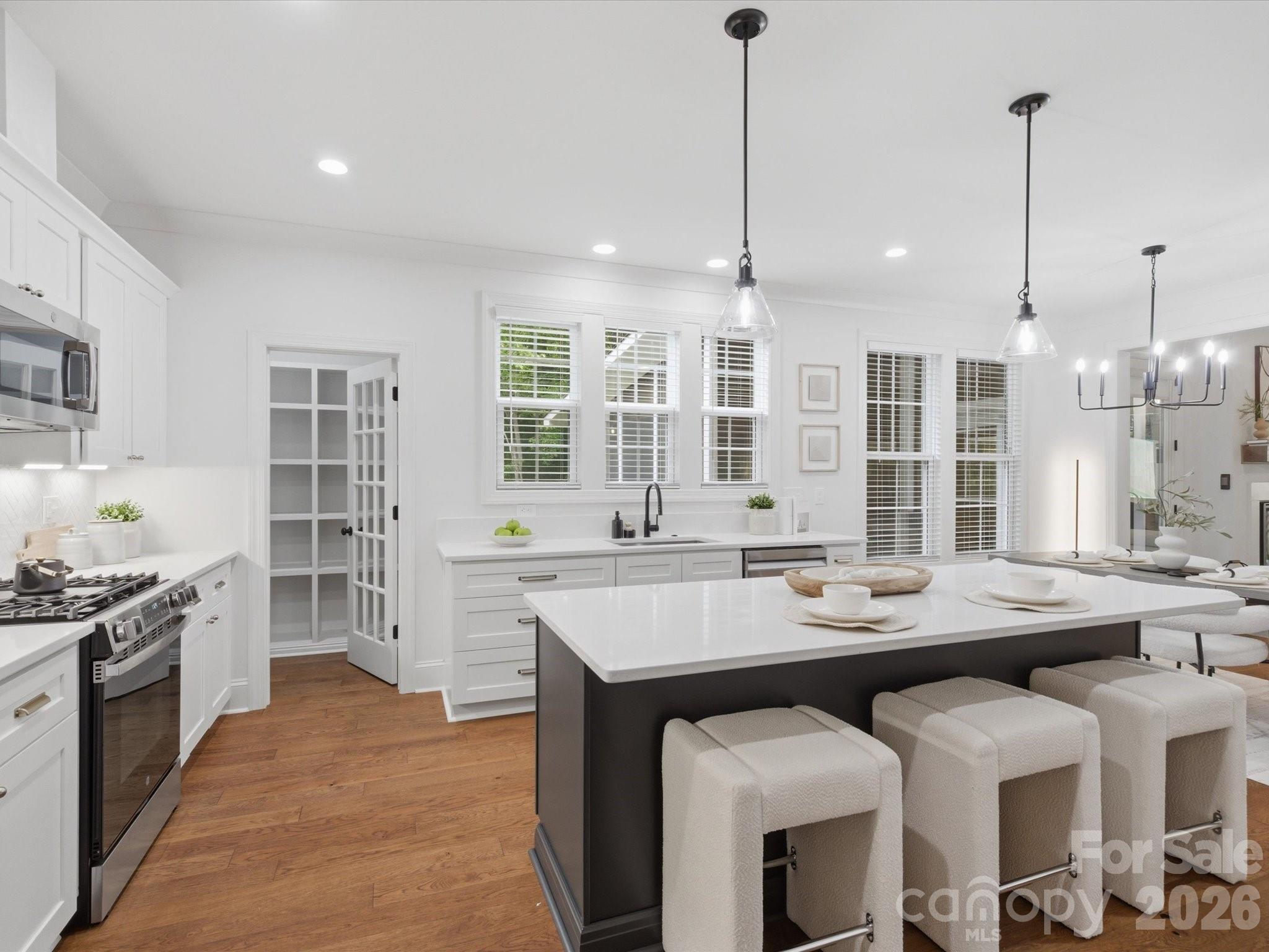 The Oaks On Providence - Residential