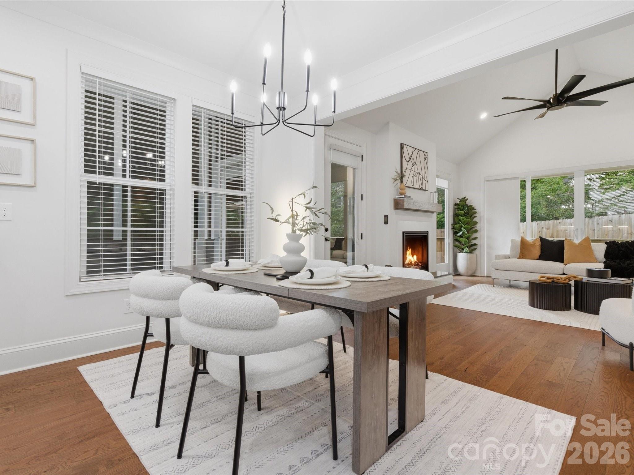 The Oaks On Providence - Residential