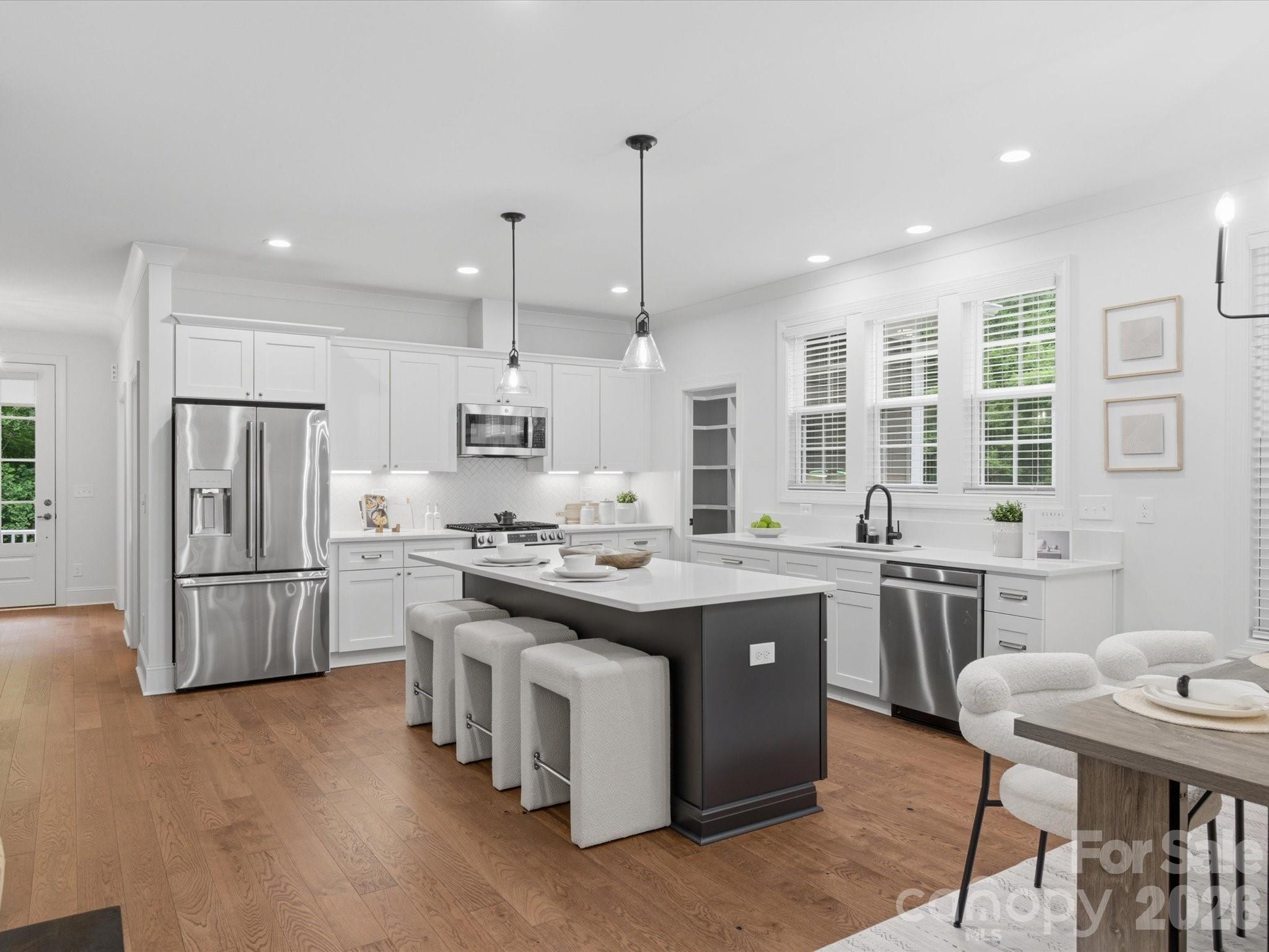 The Oaks On Providence - Residential